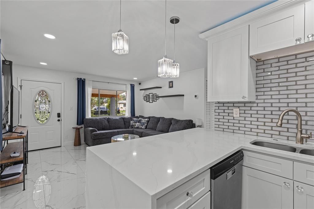 En Venta: $350,000 (2 camas, 1 baños, 821 Pies cuadrados)