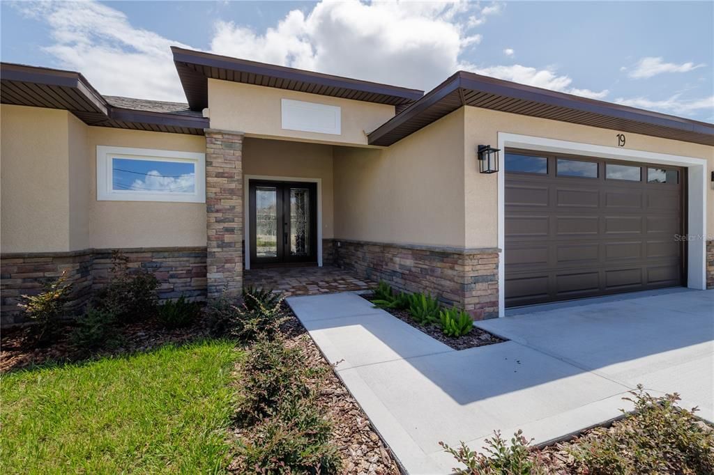 En Venta: $619,000 (4 camas, 3 baños, 2424 Pies cuadrados)