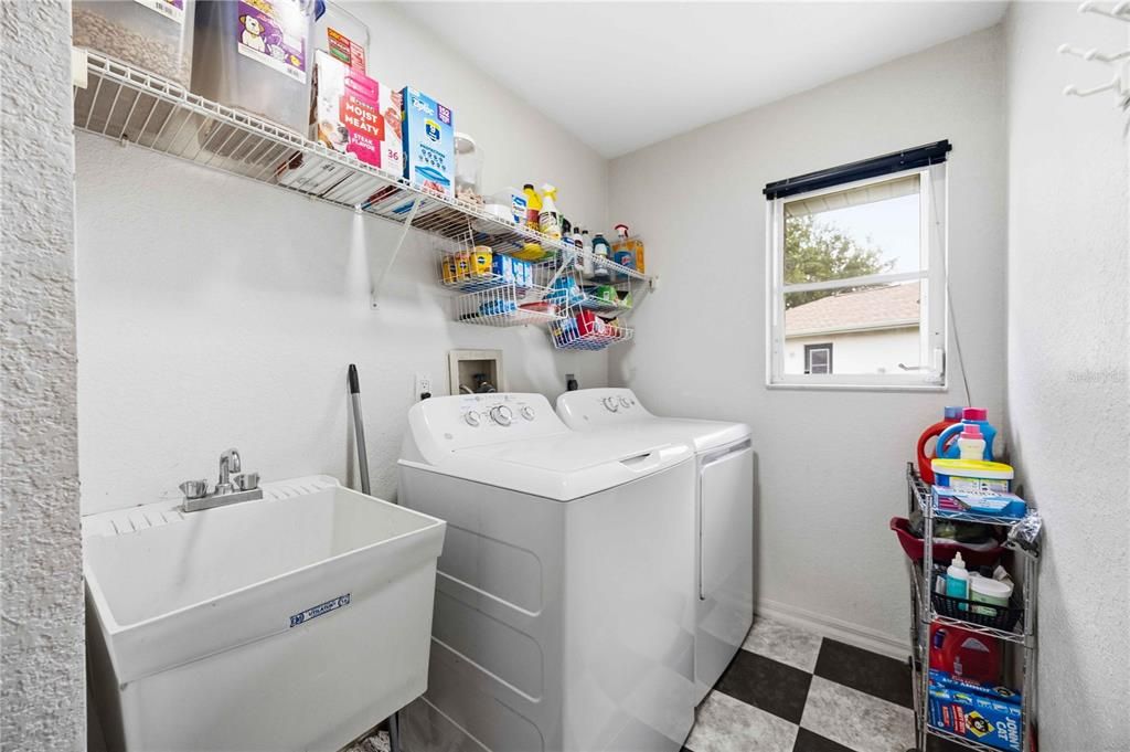 For Sale: $320,000 (3 beds, 2 baths, 1935 Square Feet)