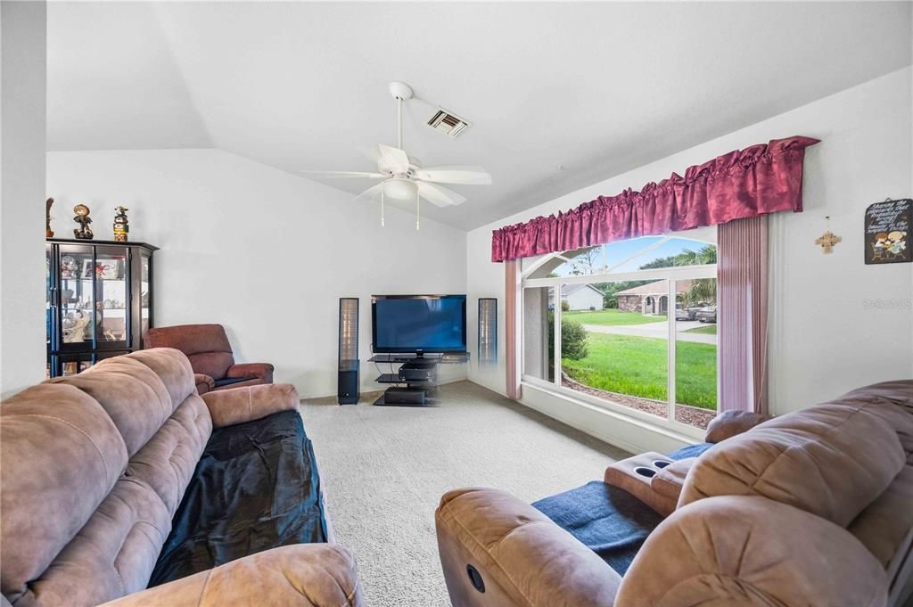 For Sale: $320,000 (3 beds, 2 baths, 1935 Square Feet)