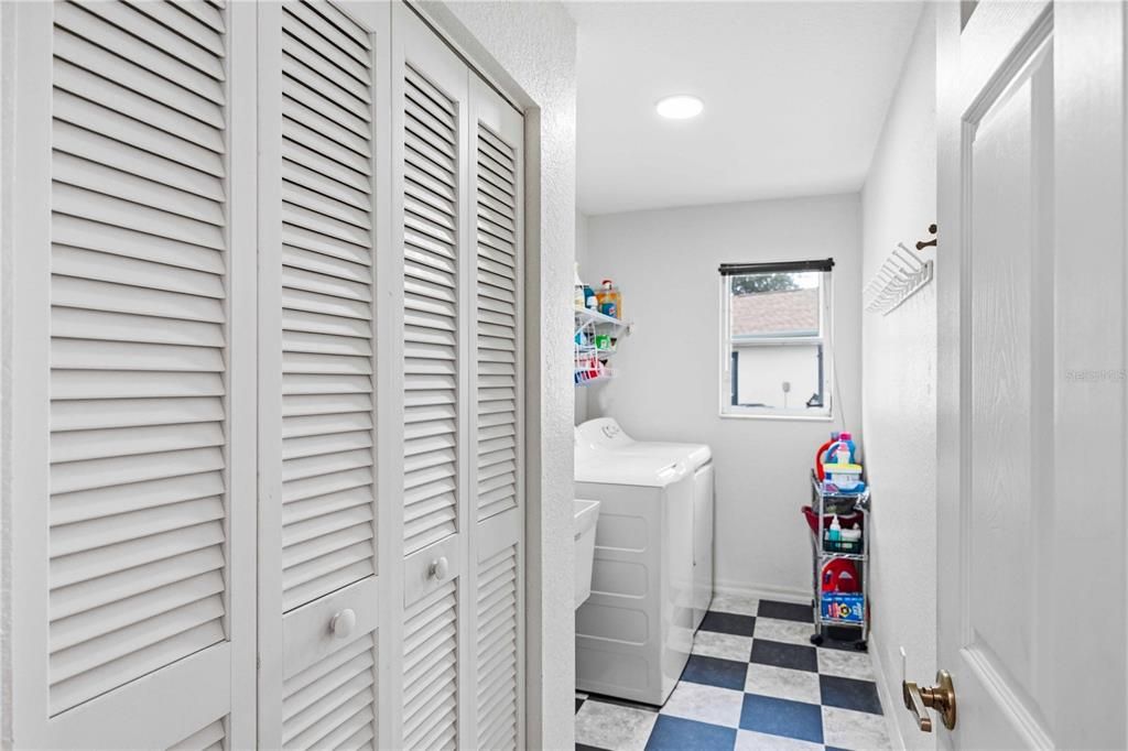 For Sale: $320,000 (3 beds, 2 baths, 1935 Square Feet)