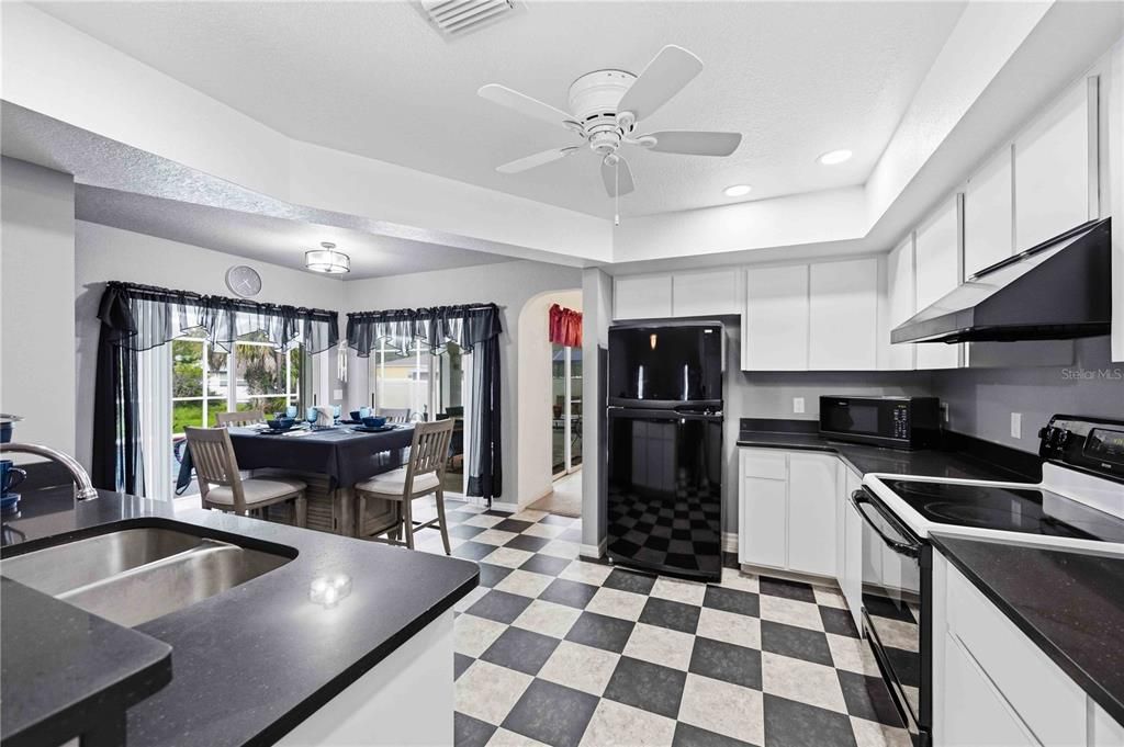 For Sale: $320,000 (3 beds, 2 baths, 1935 Square Feet)