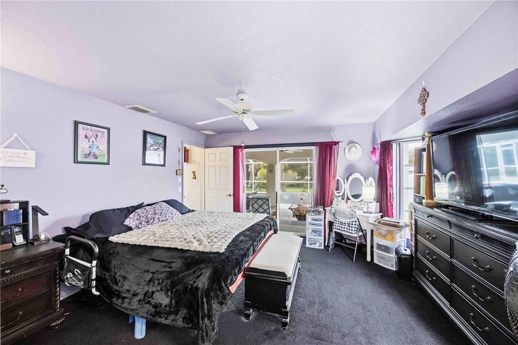 For Sale: $320,000 (3 beds, 2 baths, 1935 Square Feet)