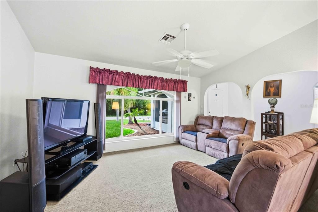 For Sale: $320,000 (3 beds, 2 baths, 1935 Square Feet)