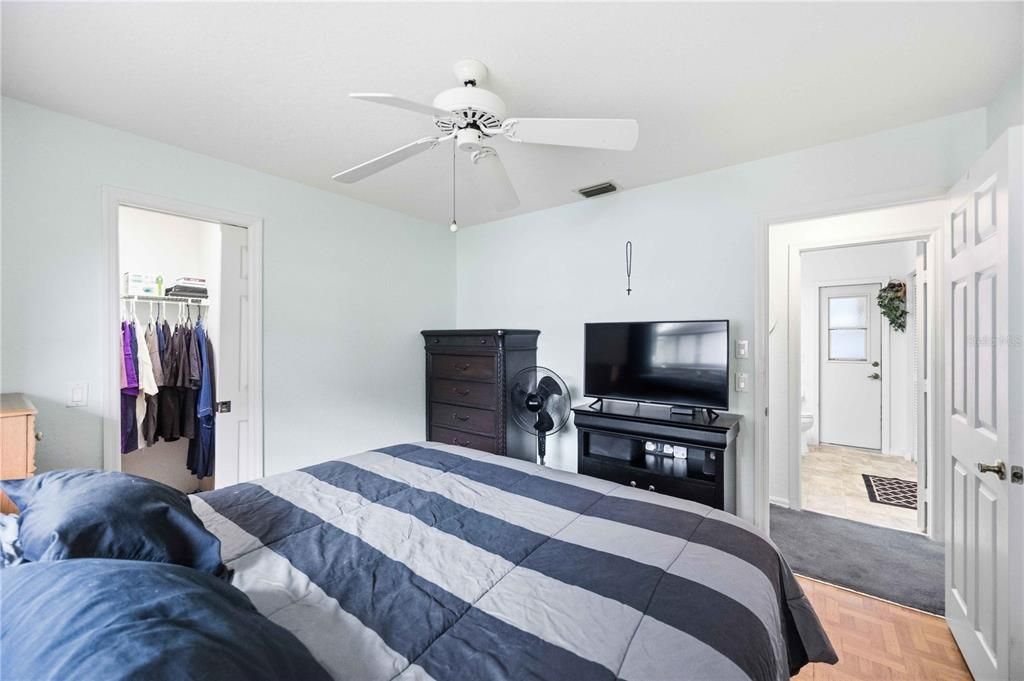 For Sale: $320,000 (3 beds, 2 baths, 1935 Square Feet)