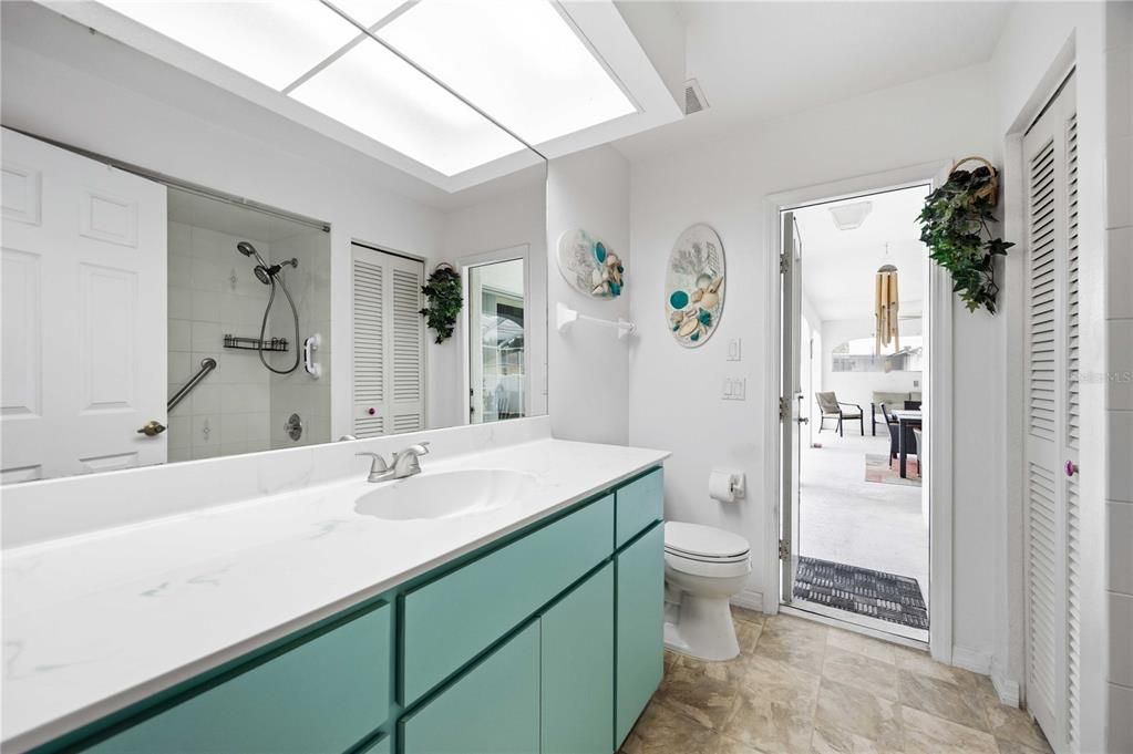For Sale: $320,000 (3 beds, 2 baths, 1935 Square Feet)