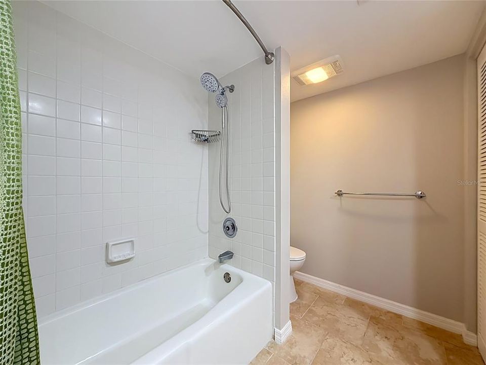 В аренду: $3,750 (2 спален, 2 ванн, 1331 Квадратных фут)