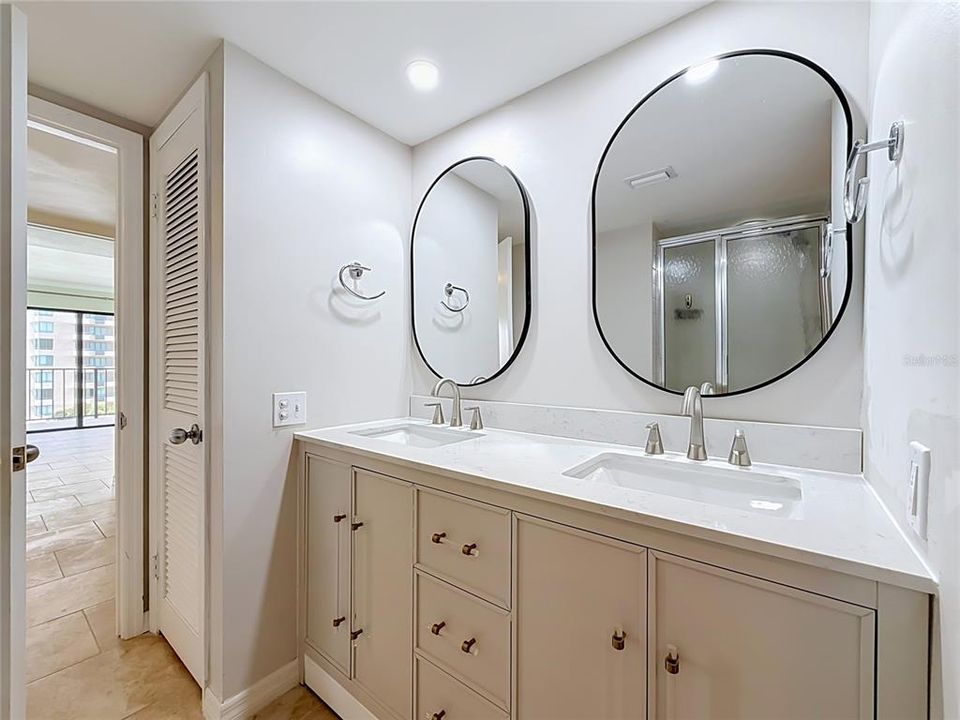 В аренду: $3,750 (2 спален, 2 ванн, 1331 Квадратных фут)