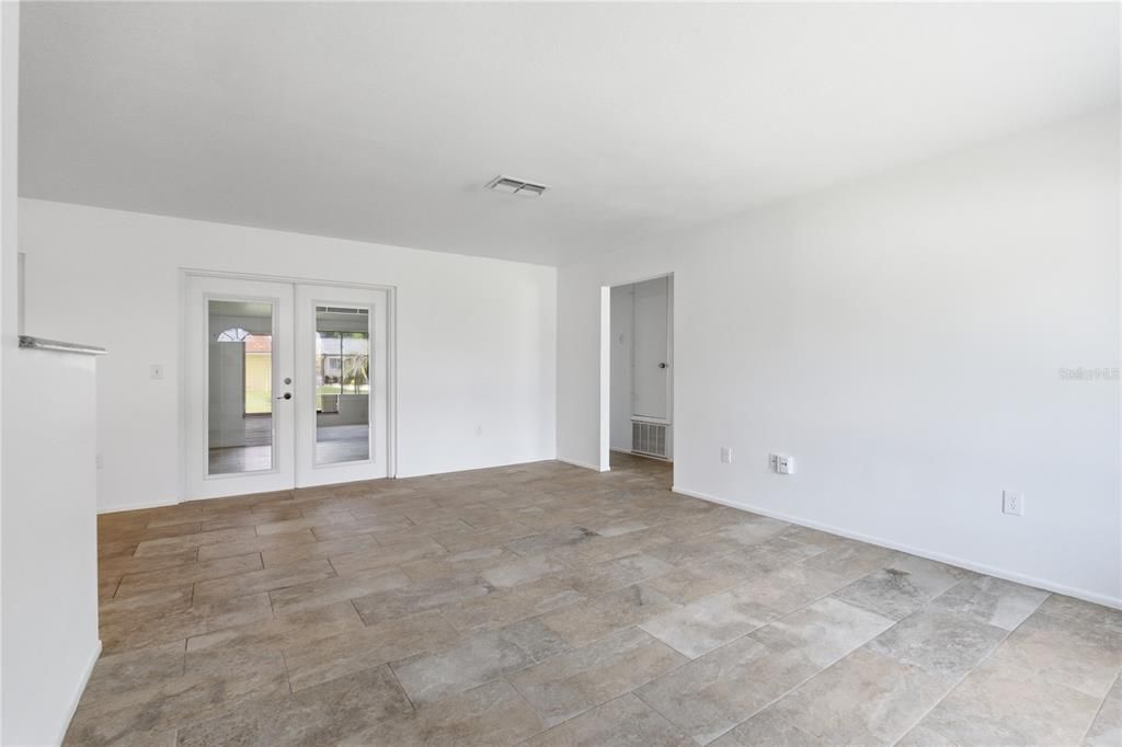На продажу: $315,000 (2 спален, 2 ванн, 1190 Квадратных фут)