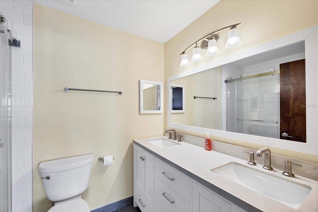 En Venta: $874,900 (2 camas, 2 baños, 1347 Pies cuadrados)
