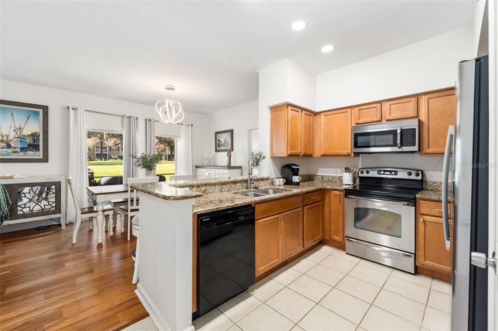 В аренду: $2,395 (3 спален, 2 ванн, 1454 Квадратных фут)
