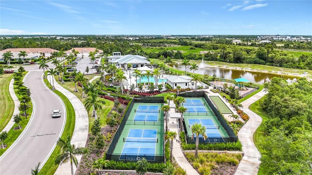 For Sale: $564,900 (4 beds, 2 baths, 2209 Square Feet)