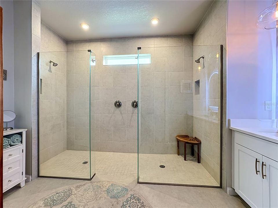 For Sale: $564,900 (4 beds, 2 baths, 2209 Square Feet)