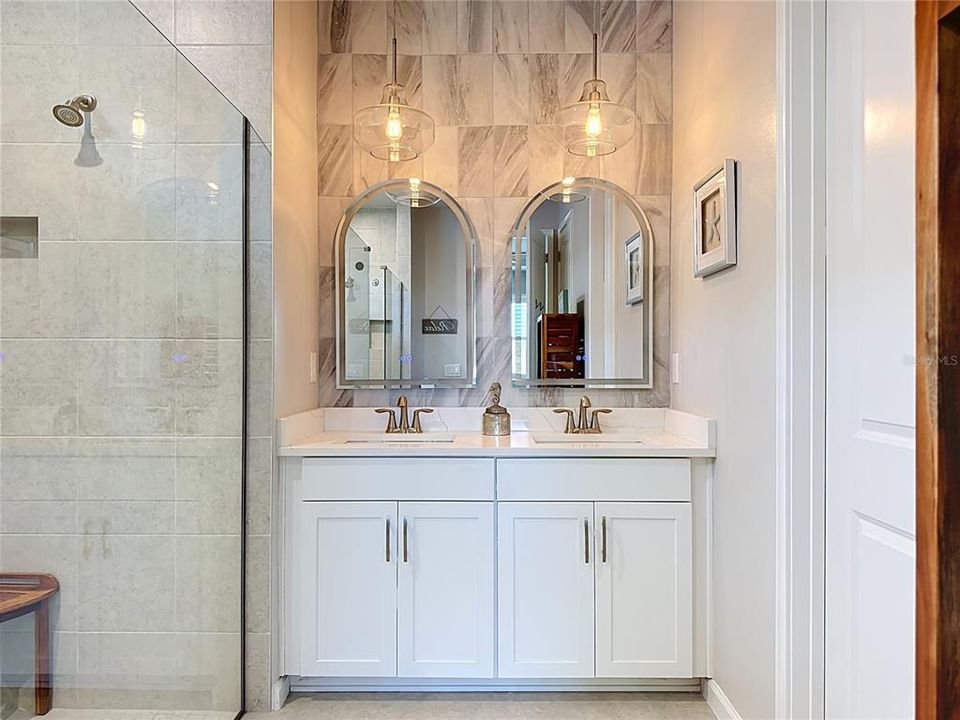 For Sale: $564,900 (4 beds, 2 baths, 2209 Square Feet)