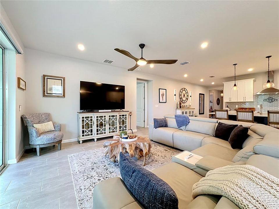 For Sale: $564,900 (4 beds, 2 baths, 2209 Square Feet)