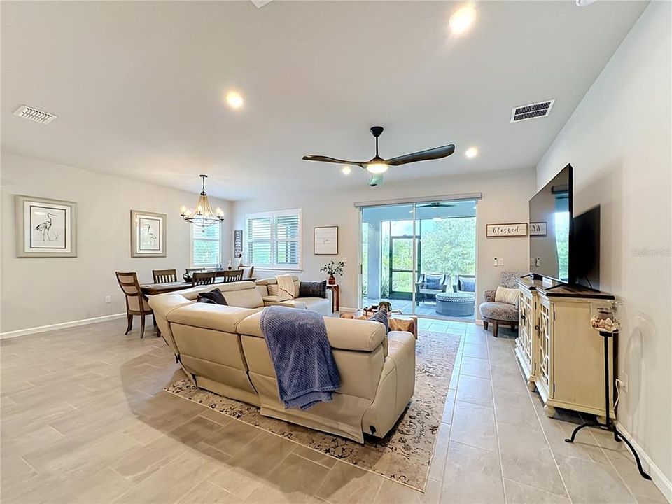 For Sale: $564,900 (4 beds, 2 baths, 2209 Square Feet)