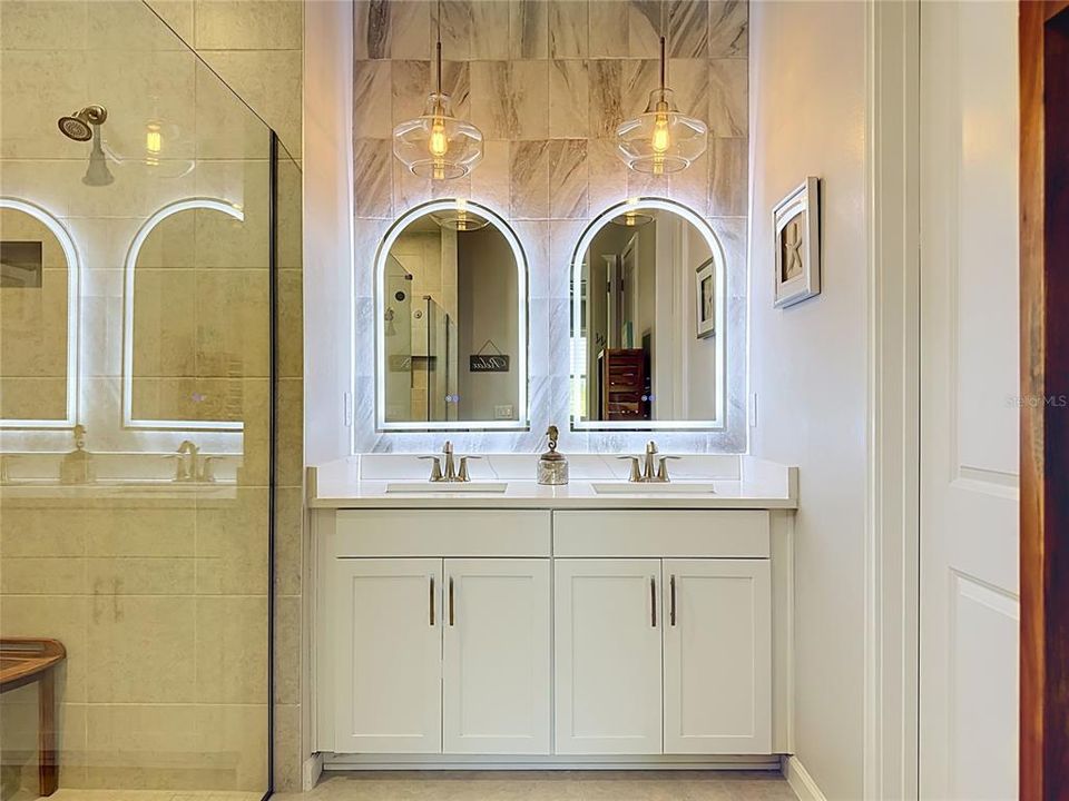 For Sale: $564,900 (4 beds, 2 baths, 2209 Square Feet)