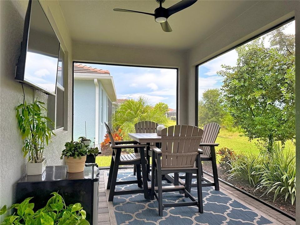 For Sale: $564,900 (4 beds, 2 baths, 2209 Square Feet)