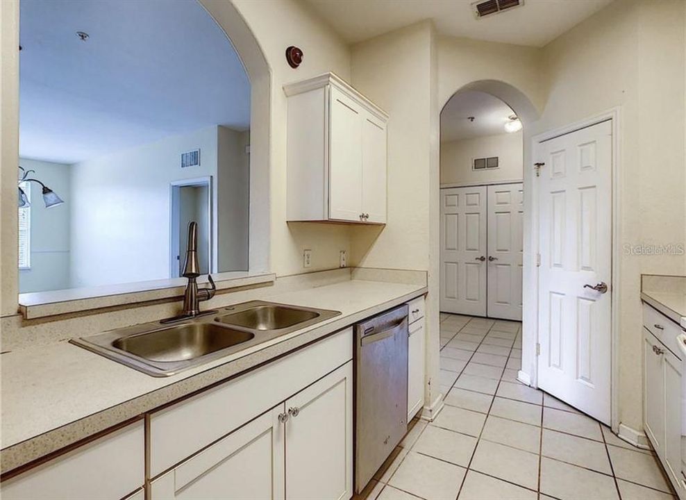 出租: $2,100 (3 贝兹, 2 浴室, 1447 平方英尺)