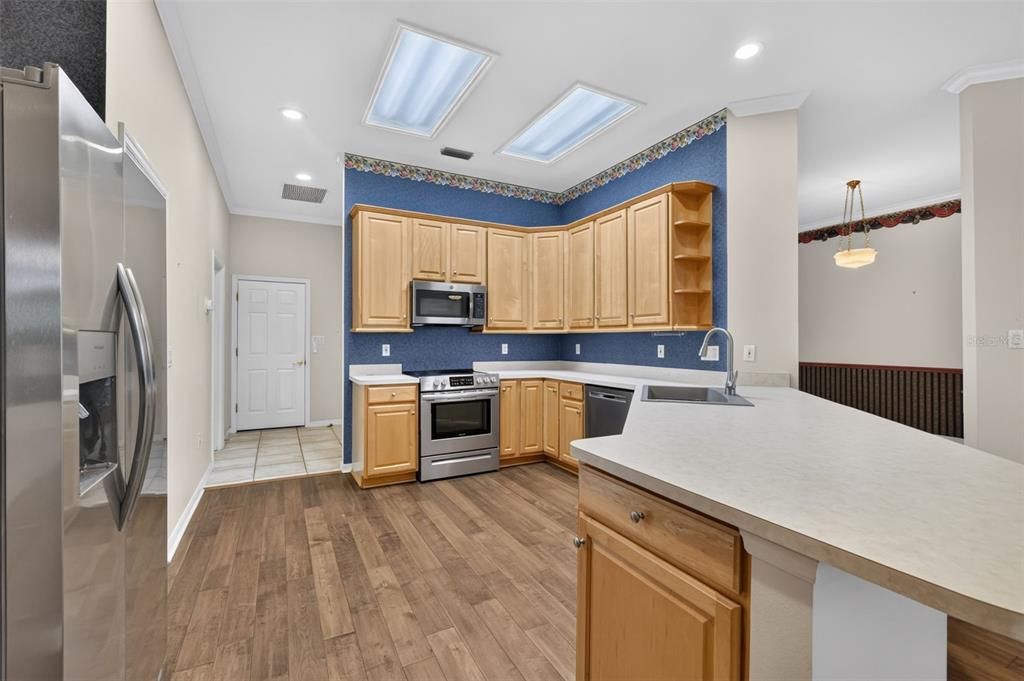 En Venta: $649,500 (4 camas, 3 baños, 2596 Pies cuadrados)
