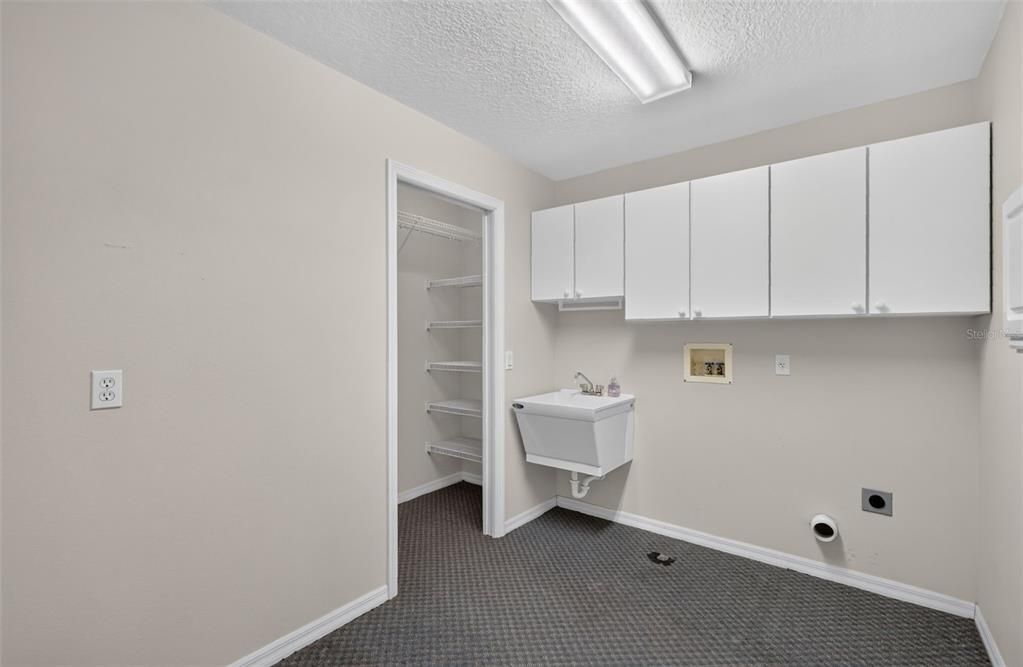 En Venta: $649,500 (4 camas, 3 baños, 2596 Pies cuadrados)