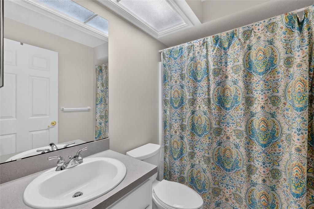 En Venta: $649,500 (4 camas, 3 baños, 2596 Pies cuadrados)