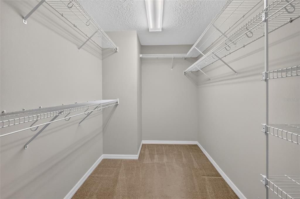 En Venta: $649,500 (4 camas, 3 baños, 2596 Pies cuadrados)