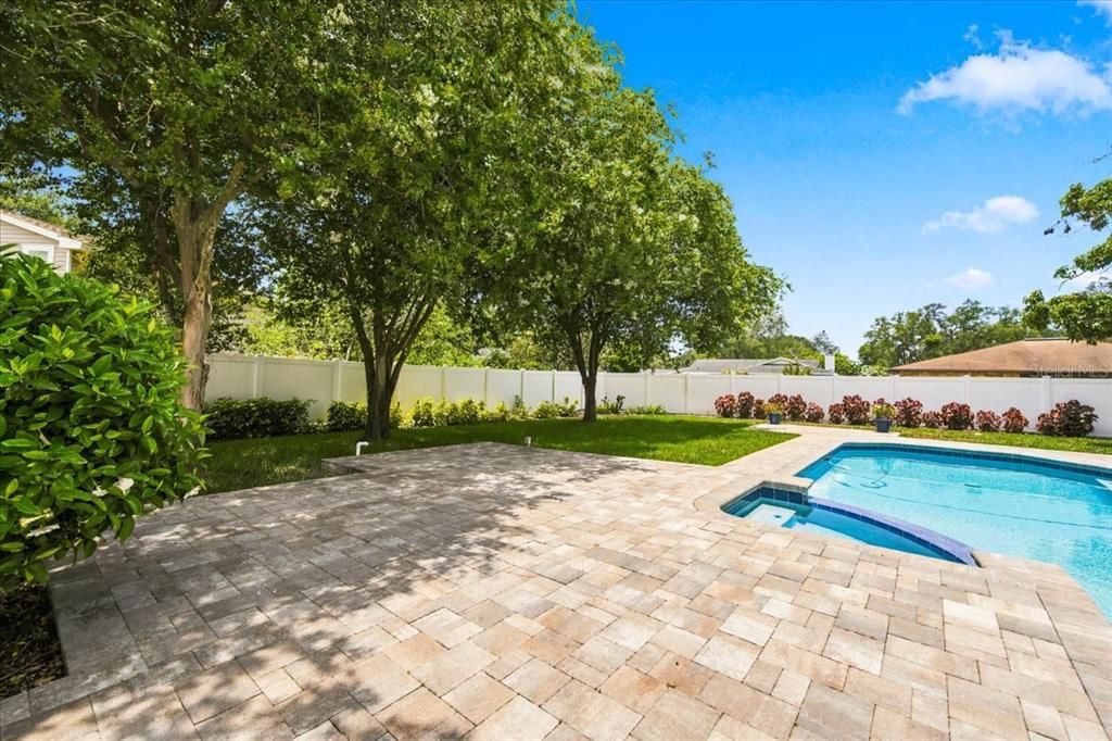 En Venta: $689,000 (4 camas, 2 baños, 2409 Pies cuadrados)