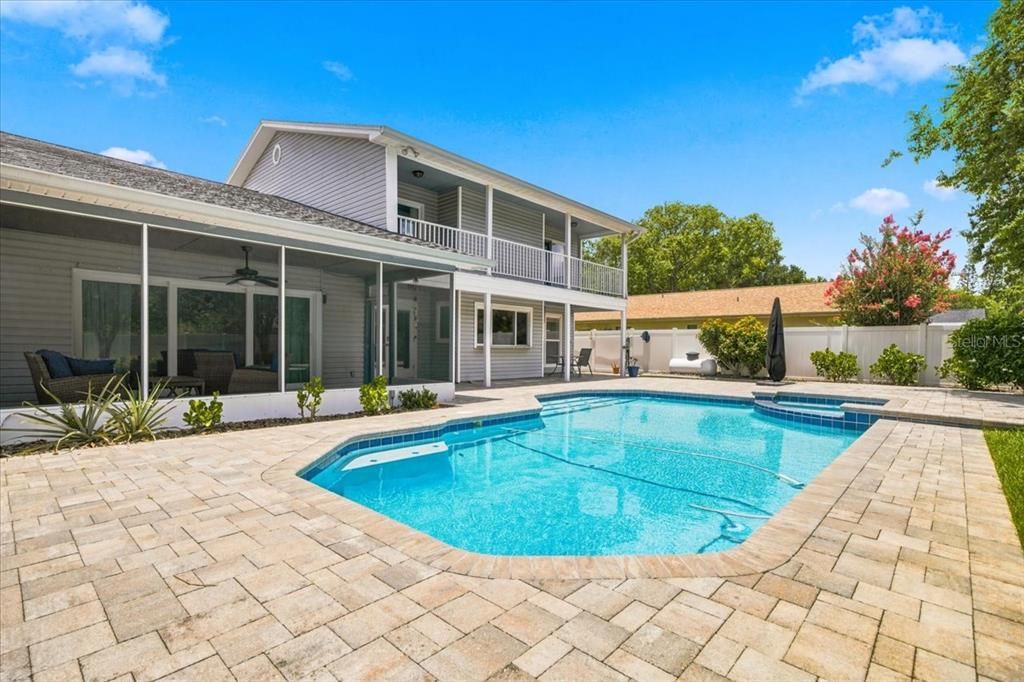 En Venta: $689,000 (4 camas, 2 baños, 2409 Pies cuadrados)