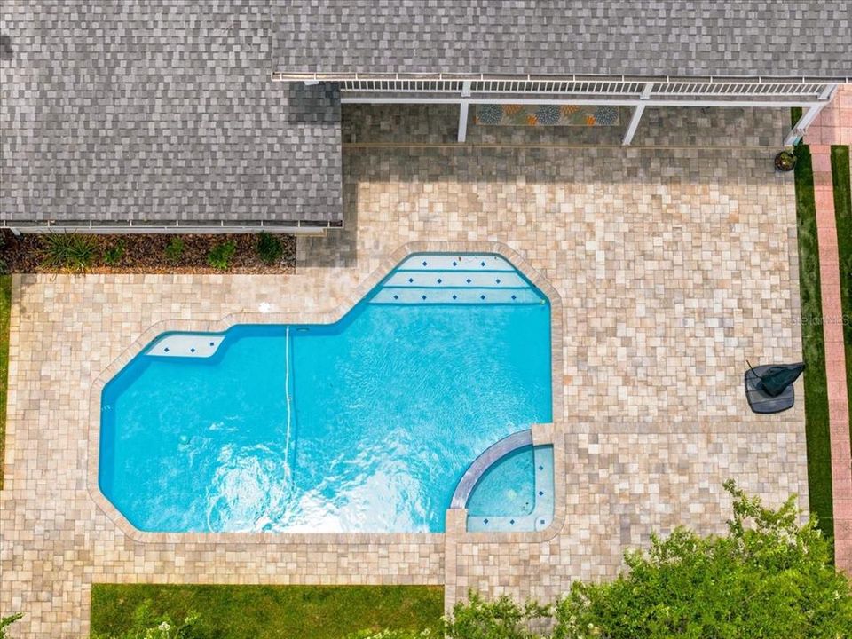 En Venta: $689,000 (4 camas, 2 baños, 2409 Pies cuadrados)