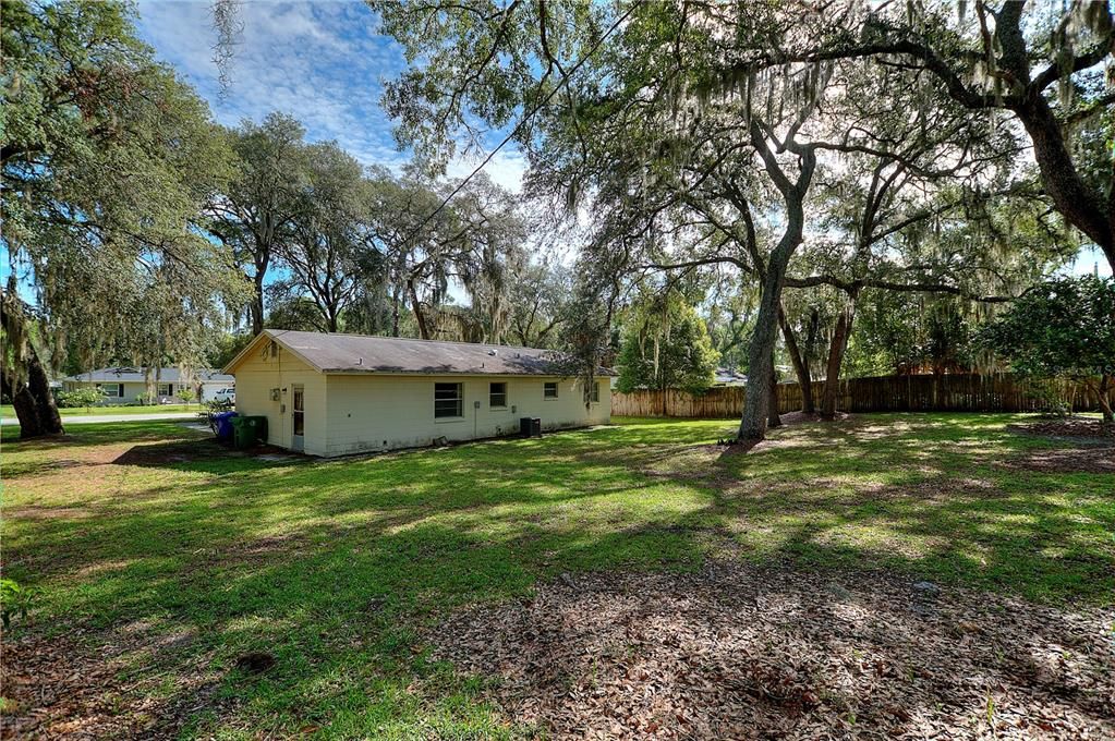 Activo con contrato: $265,000 (3 camas, 1 baños, 1356 Pies cuadrados)