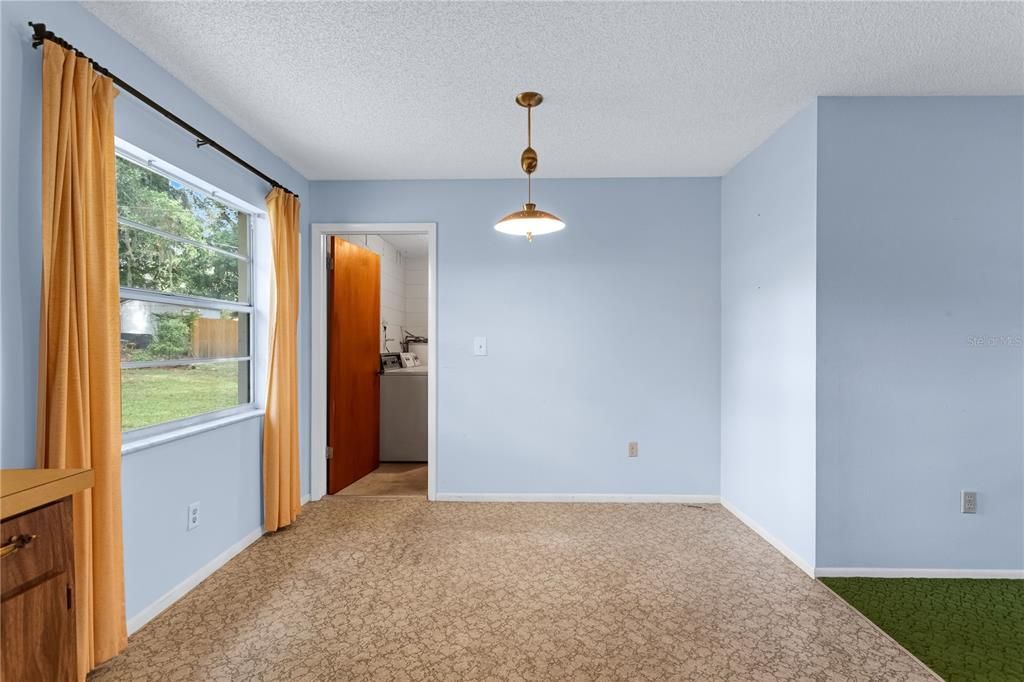 Activo con contrato: $265,000 (3 camas, 1 baños, 1356 Pies cuadrados)