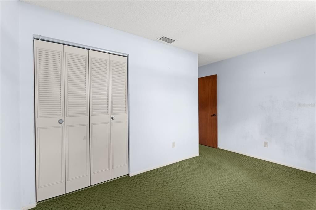 Activo con contrato: $265,000 (3 camas, 1 baños, 1356 Pies cuadrados)
