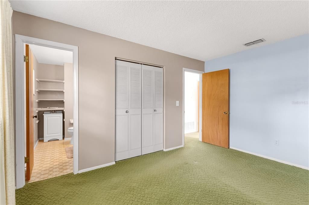 Activo con contrato: $265,000 (3 camas, 1 baños, 1356 Pies cuadrados)
