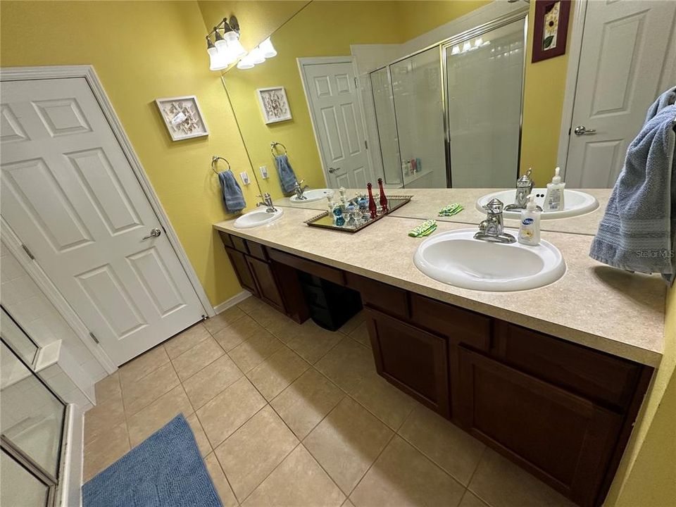 For Sale: $280,000 (2 beds, 2 baths, 1484 Square Feet)