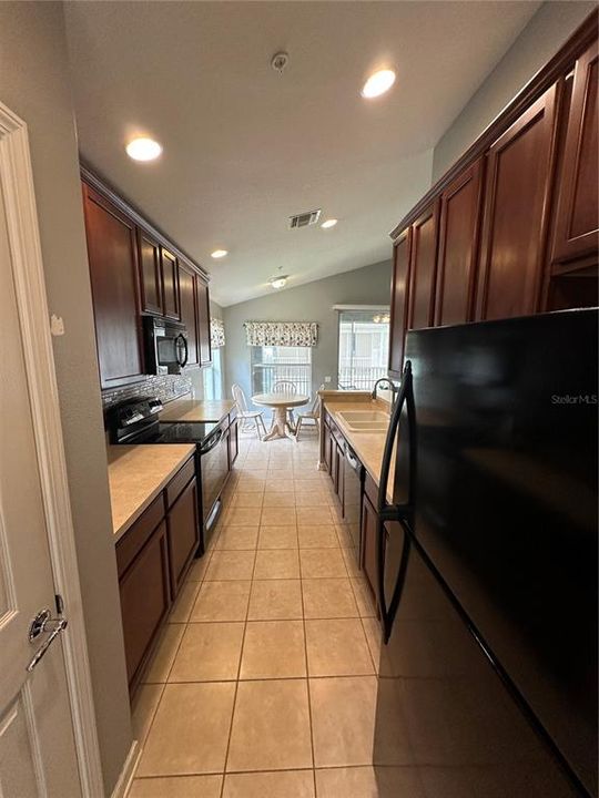 For Sale: $280,000 (2 beds, 2 baths, 1484 Square Feet)