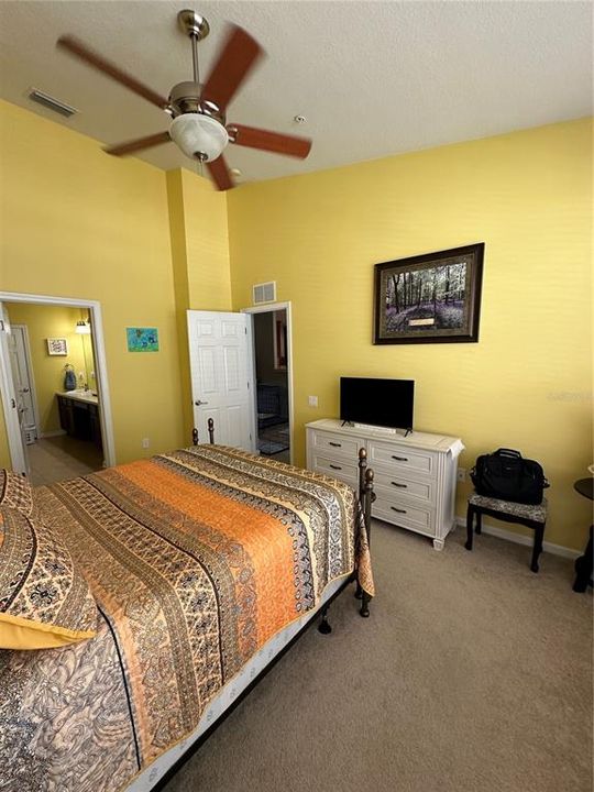For Sale: $280,000 (2 beds, 2 baths, 1484 Square Feet)