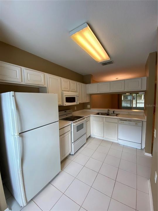 For Rent: $1,800 (2 beds, 2 baths, 1184 Square Feet)