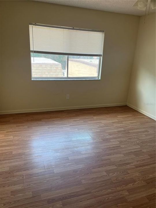 En Venta: $185,000 (3 camas, 2 baños, 1768 Pies cuadrados)