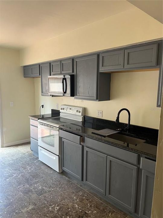 En Venta: $185,000 (3 camas, 2 baños, 1768 Pies cuadrados)