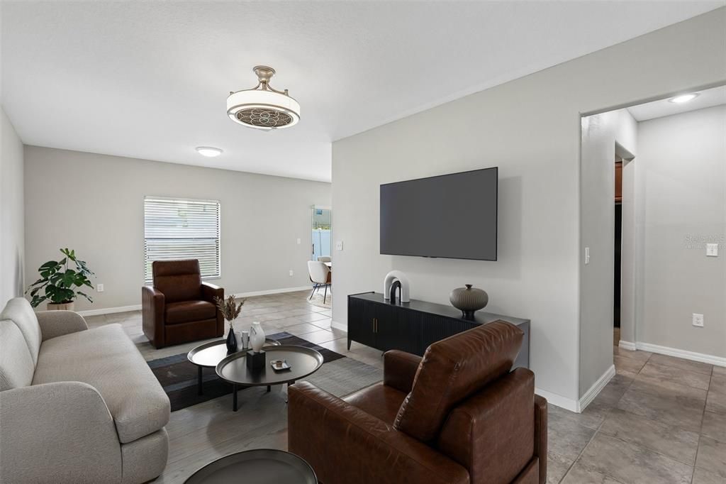 For Sale: $359,900 (3 beds, 2 baths, 1568 Square Feet)