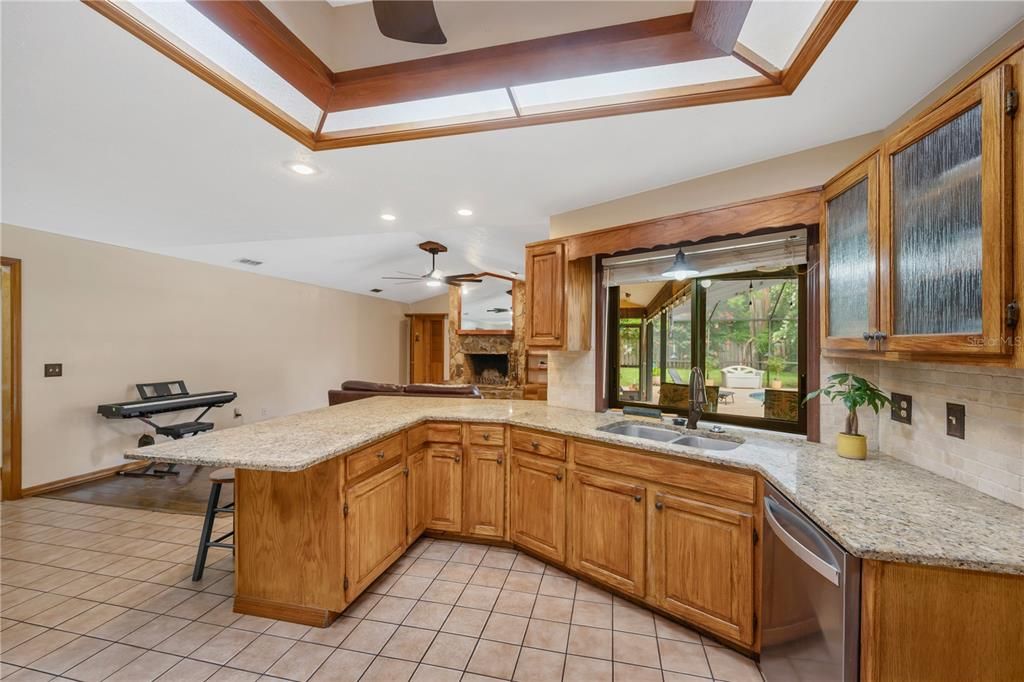 For Sale: $475,000 (4 beds, 3 baths, 2423 Square Feet)