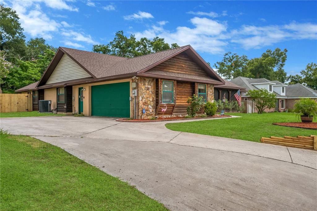 For Sale: $475,000 (4 beds, 3 baths, 2423 Square Feet)