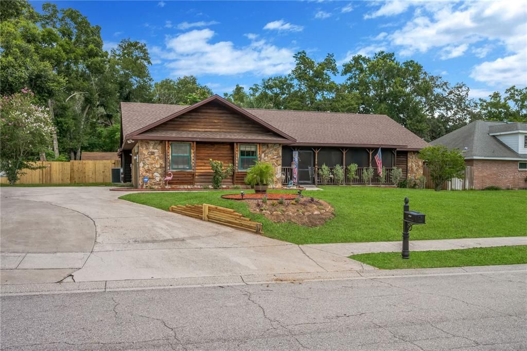 For Sale: $475,000 (4 beds, 3 baths, 2423 Square Feet)