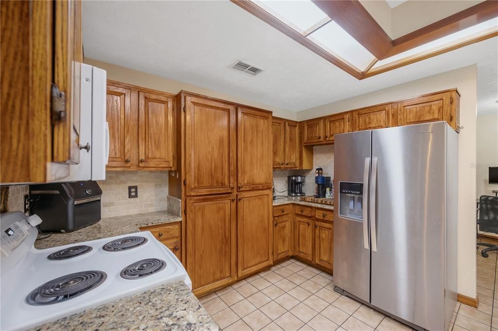 For Sale: $475,000 (4 beds, 3 baths, 2423 Square Feet)