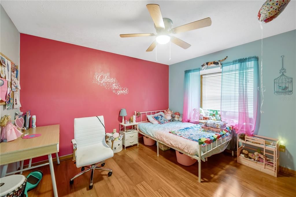 For Sale: $475,000 (4 beds, 3 baths, 2423 Square Feet)
