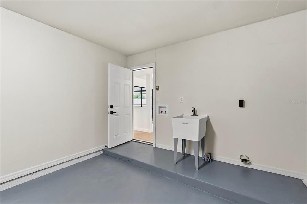 Active With Contract: $549,000 (4 beds, 2 baths, 1542 Square Feet)