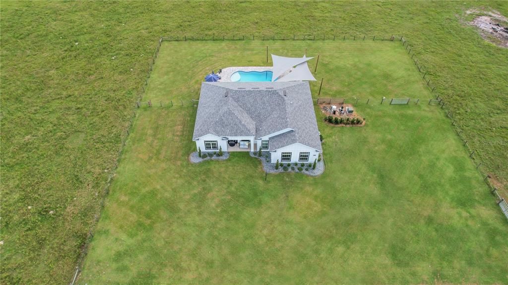 En Venta: $999,900 (4 camas, 3 baños, 2749 Pies cuadrados)