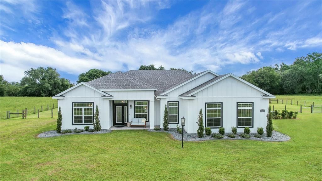 En Venta: $999,900 (4 camas, 3 baños, 2749 Pies cuadrados)