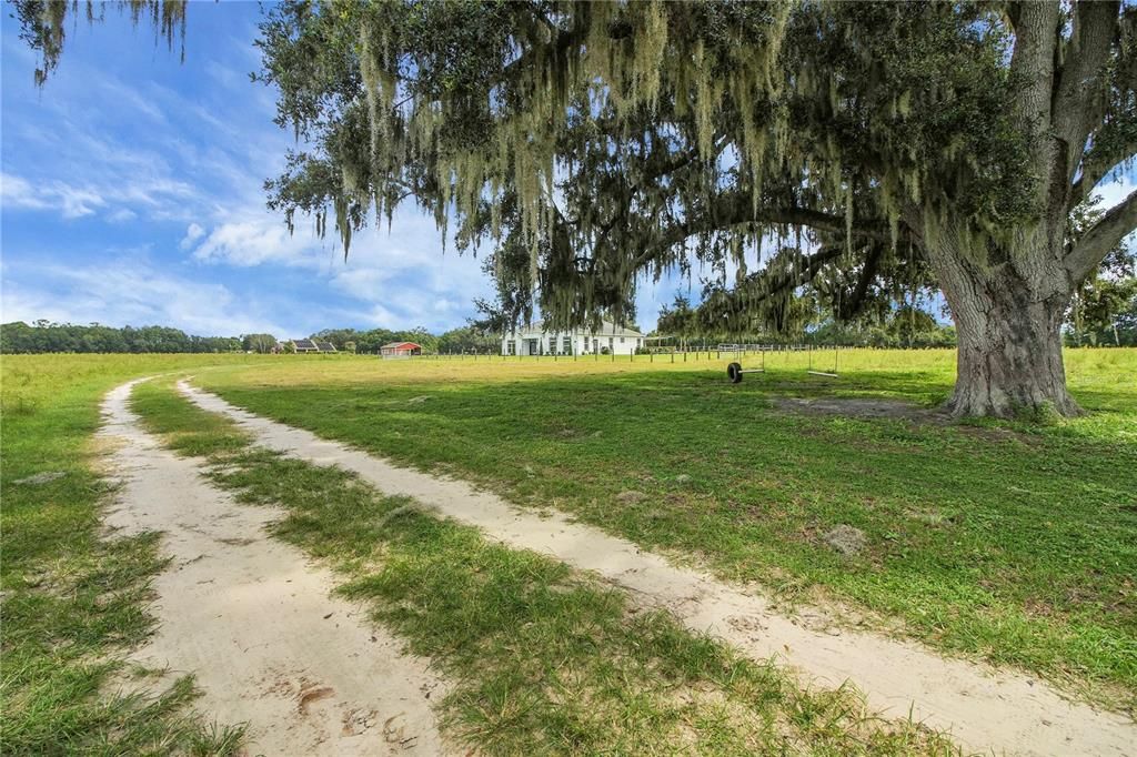 En Venta: $999,900 (4 camas, 3 baños, 2749 Pies cuadrados)